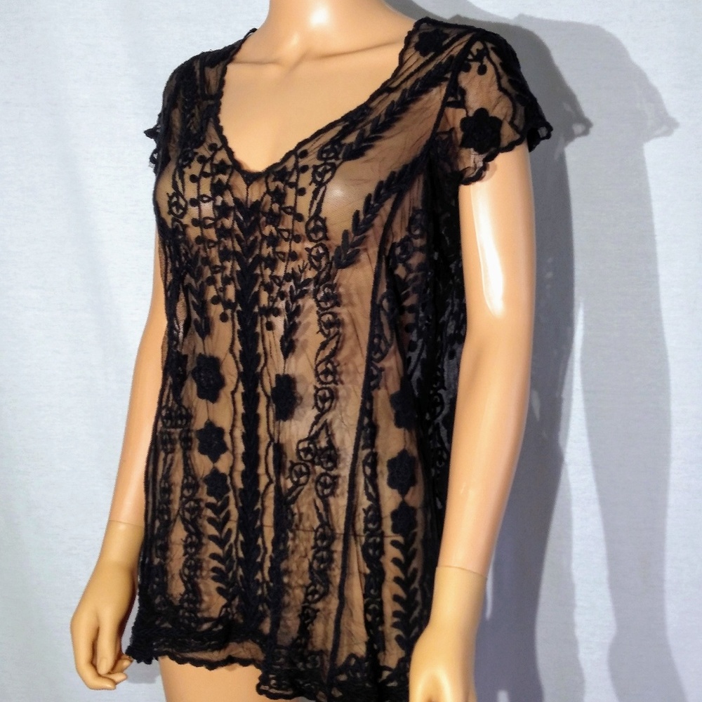 Knapp Studio: Sheer V-Neck Embroidered Top (L)